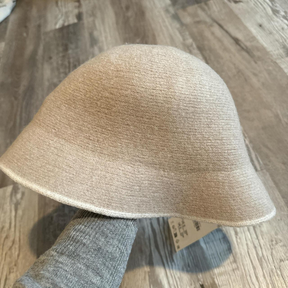 hat - Picture 3 of 7